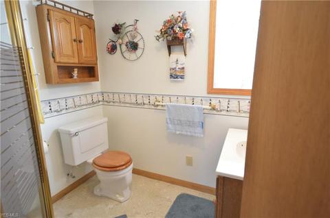 4497 Lake Rd E, Geneva, OH 44041 photo 10