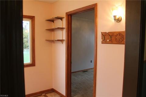 138 E Wilbeth Rd, Akron, OH 44301 photo 5