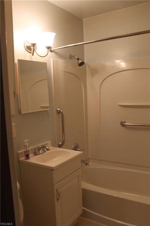 138 E Wilbeth Rd, Akron, OH 44301 photo 14