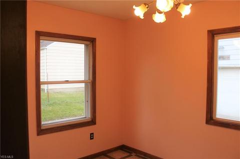138 E Wilbeth Rd, Akron, OH 44301 photo 4