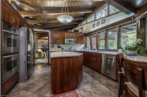 2661 Perry Dr NW, Canton, OH 44708 photo 10