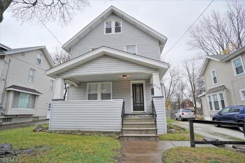 689 Thayer St, Akron, OH 44310 photo 1