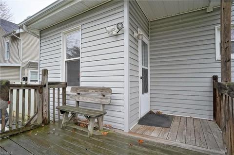 689 Thayer St, Akron, OH 44310 photo 6