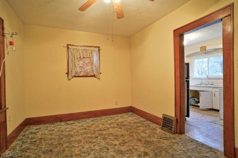 689 Thayer St, Akron, OH 44310 photo 15