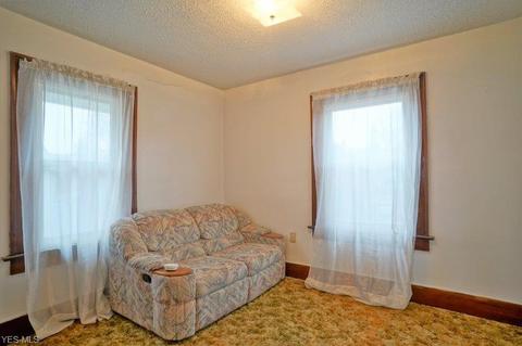 689 Thayer St, Akron, OH 44310 photo 21