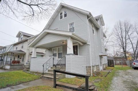 689 Thayer St, Akron, OH 44310 photo 3