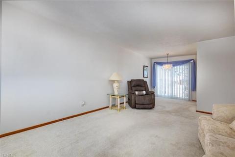 404 Chestnut Dr, Berea, OH 44017 photo 10