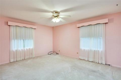 799 Mark Dr, Akron, OH 44313 photo 18