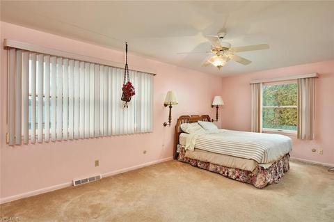 799 Mark Dr, Akron, OH 44313 photo 9