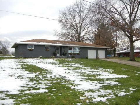 109 Sunset Dr, Baltic, OH 43804 photo 3