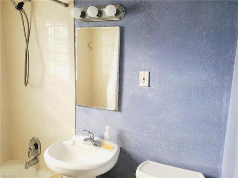 820 E 239th St, Euclid, OH 44123 photo 20