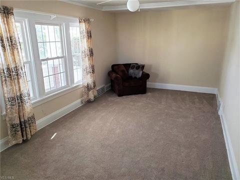 820 E 239th St, Euclid, OH 44123 photo 8