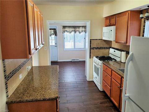 820 E 239th St, Euclid, OH 44123 photo 11