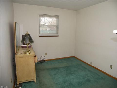 2056 E 37th St, Lorain, OH 44055 photo 11