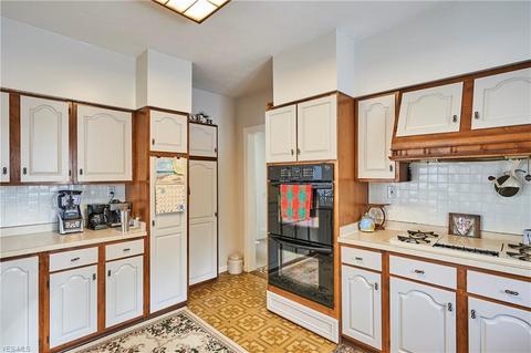 656 E Main St, Madison, OH 44057 photo 8