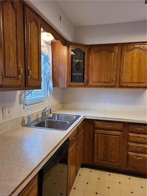 2039 E 37th St, Lorain, OH 44055 photo 9