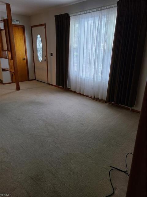 2039 E 37th St, Lorain, OH 44055 photo 4