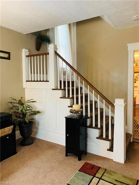 222 Howe St, Elyria, OH 44035 photo 6