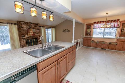 7218 Ames Rd, Parma, OH 44129 photo 13