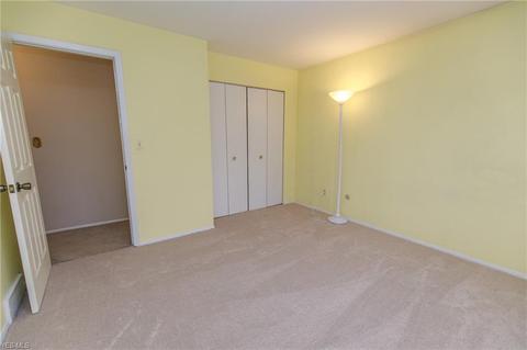 7218 Ames Rd, Parma, OH 44129 photo 25