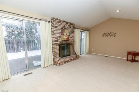 7218 Ames Rd, Parma, OH 44129 photo 16