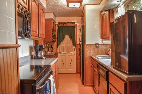 201 Lawn Ave NW, Canton, OH 44708 photo 5