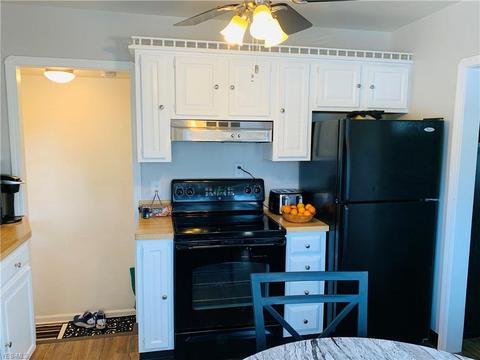 5182 Thomas St, Maple Heights, OH 44137 photo 8