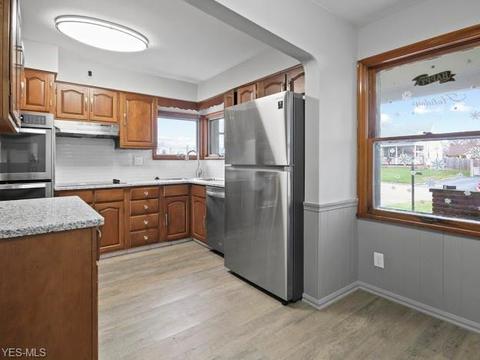 158 Helena Dr, Struthers, OH 44471 photo 4