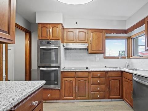 158 Helena Dr, Struthers, OH 44471 photo 7