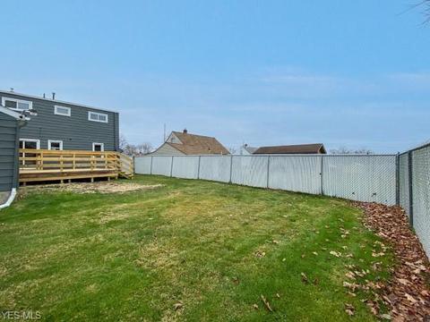 158 Helena Dr, Struthers, OH 44471 photo 16