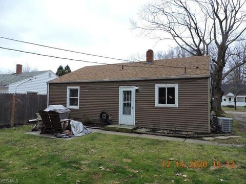1015 Union Ave, Ashtabula, OH 44004 photo 4