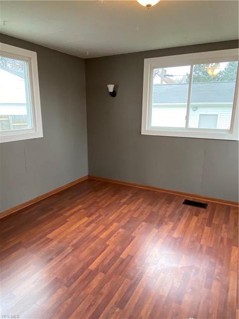 920 E 260th St, Euclid, OH 44132 photo 3
