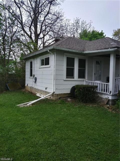 322 18th St, Elyria, OH 44035 photo 3