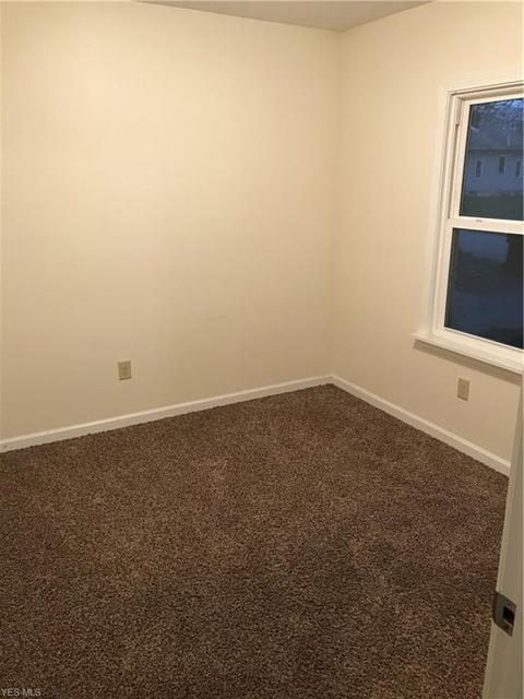 322 18th St, Elyria, OH 44035 photo 8