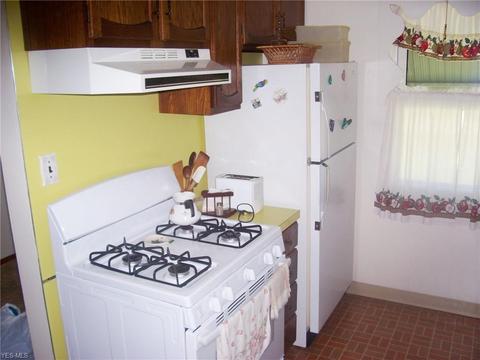 1334 Cedar Dr, Lorain, OH 44052 photo 6
