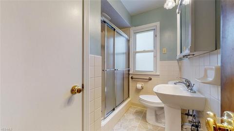 5668 E 141st St, Maple Heights, OH 44137 photo 9