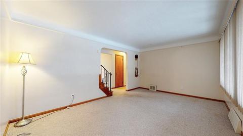 5668 E 141st St, Maple Heights, OH 44137 photo 4