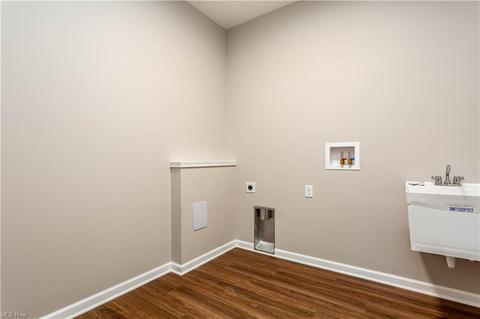 218 Oak Tree Ln, Elyria, OH 44035 photo 11