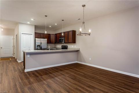 218 Oak Tree Ln, Elyria, OH 44035 photo 14