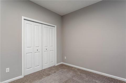 218 Oak Tree Ln, Elyria, OH 44035 photo 28