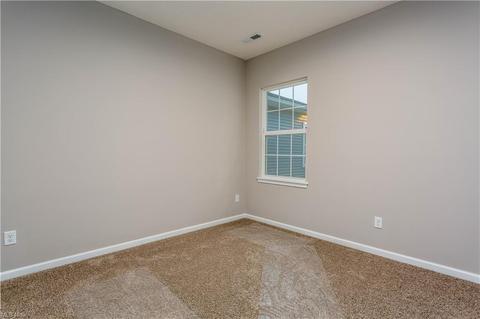 218 Oak Tree Ln, Elyria, OH 44035 photo 27