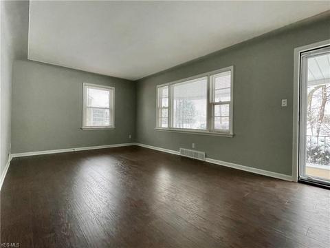 363 Overlook Blvd, Struthers, OH 44471 photo 5