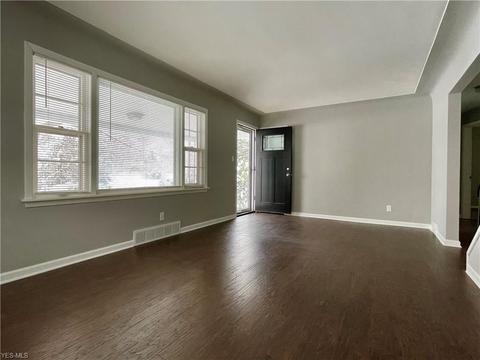 363 Overlook Blvd, Struthers, OH 44471 photo 4