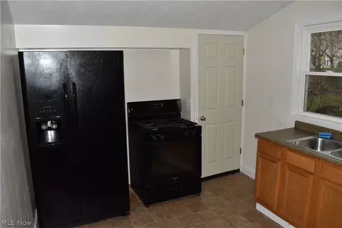 1711 W 7th St, Ashtabula, OH 44004 photo 12