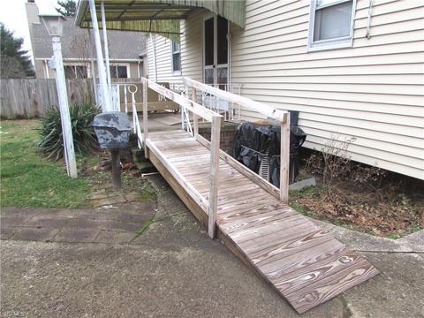 1907 Keystone Rd, Parma, OH 44134 photo 4