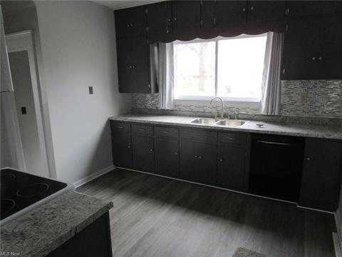 434 E 7th St, Dover, OH 44622 photo 12