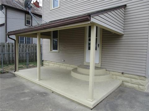 434 E 7th St, Dover, OH 44622 photo 3