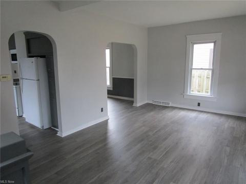 434 E 7th St, Dover, OH 44622 photo 8