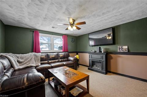 487 Brandon Ave, Struthers, OH 44471 photo 9