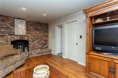 9602 Munich Dr, Parma, OH 44130 photo 10